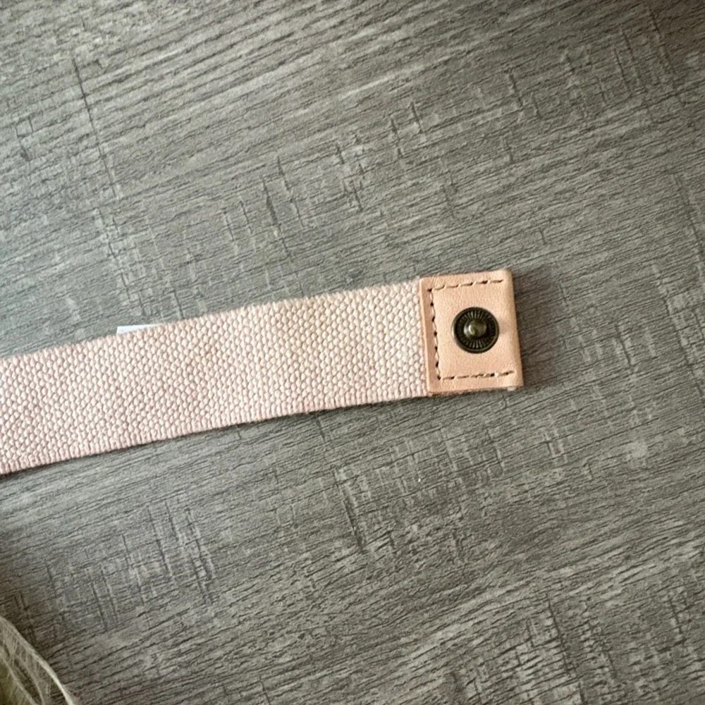 ANTHROPOLOGIE Cream Beaded Feather Trim Belt - Picture 8 of 9